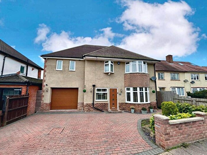 4 Bedroom Detached House For Sale In The Headlands, Northampton, NN3