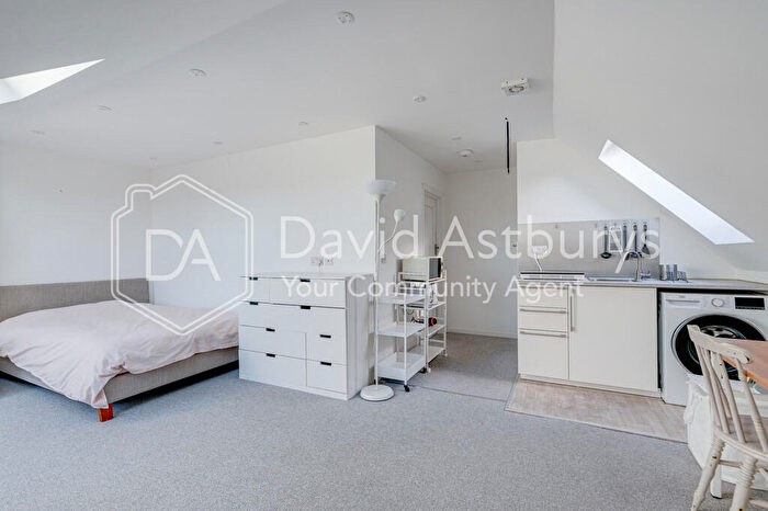 Apartment To Rent In Staverton Road, Willesden, London, NW2
