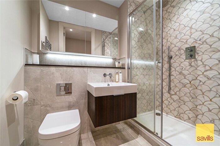 1 Bedroom Apartment For Sale In Dock East Apartments, Selsdon Way, Isle Of Dogs, London, E14