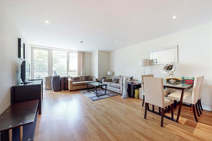 2 Bedroom Apartment To Rent In Drayton Park, London, N5