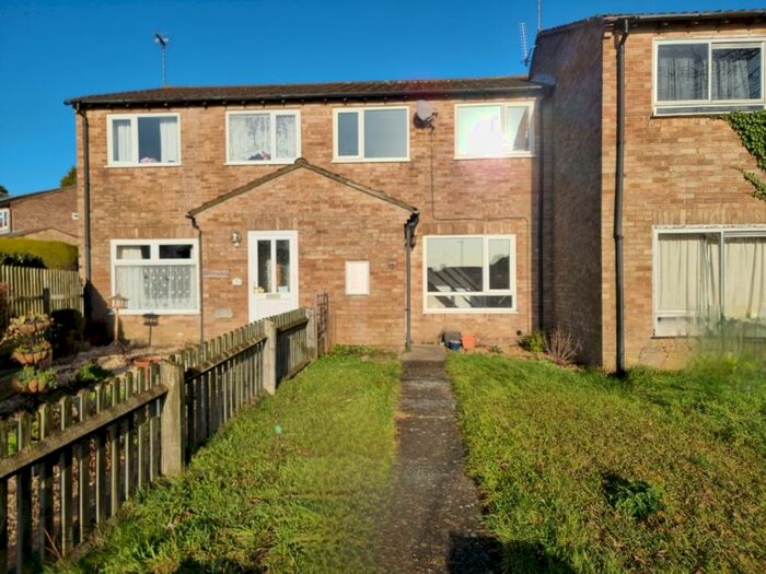 3 Bedroom Terraced House To Rent In Roman Way, Brackley, Northamptonshire, NN13