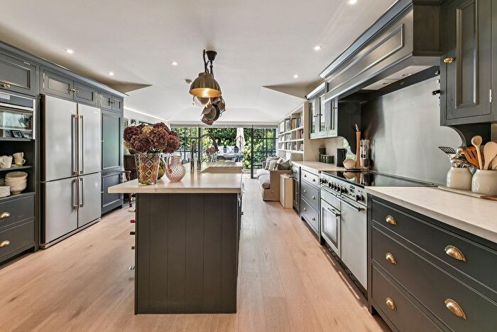 3 Bedroom End Terrace House For Sale In Doria Road, Parsons Green, Parsons Green, London, SW6