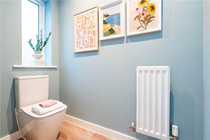 3 Bedroom Detached House For Sale In Morton Way, Thornbury, BS35