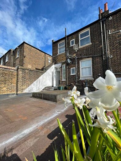 3 Bedroom Flat To Rent In Bruce Grove, London, N17