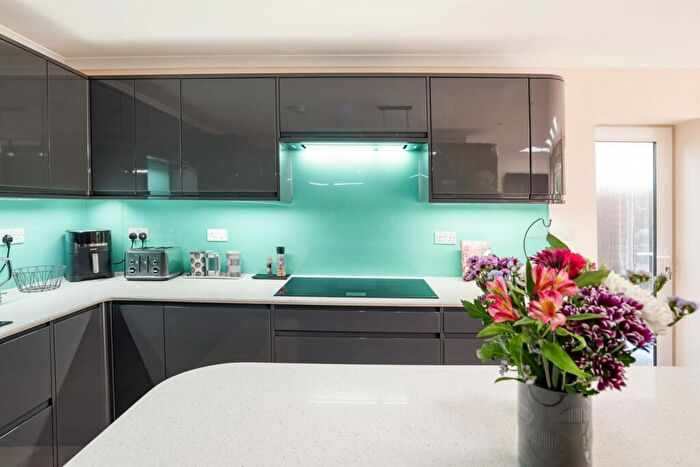 4 Bedroom Detached House For Sale In Golden Avenue Close, East Preston, BN16