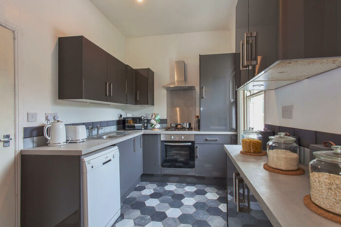 5 Bedroom House To Rent In Hamilton Drive, The Park, Nottingham, NG7