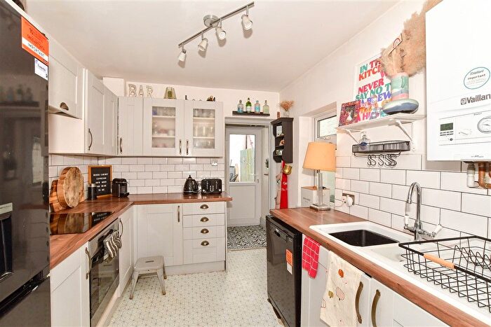 3 Bedroom Terraced House For Sale In New Street, Horsham, West Sussex, RH13