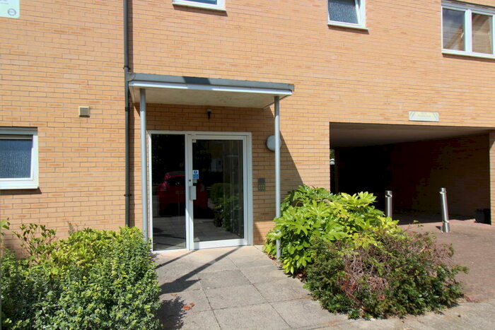 2 Bedroom Flat To Rent In Whale Avenue, Kennet Island, Reading, RG2