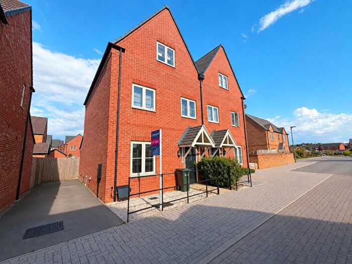 3 Bedroom Semi-Detached House For Sale In Bailey Road, Banbury, Oxfordshire, OX16