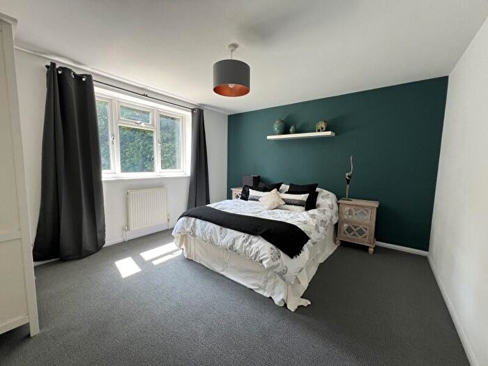2 Bedroom Flat To Rent In Virginia Water, Surrey, GU25