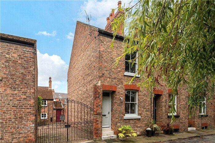 3 Bedroom End Of Terrace House For Sale In Canal Road, Ripon, North Yorkshire, HG4