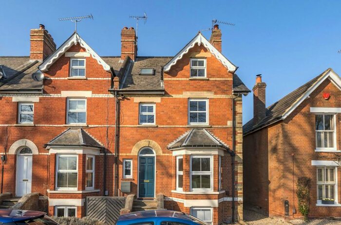 2 Bedroom Apartment To Rent In Fairview Road, Wokingham, RG40