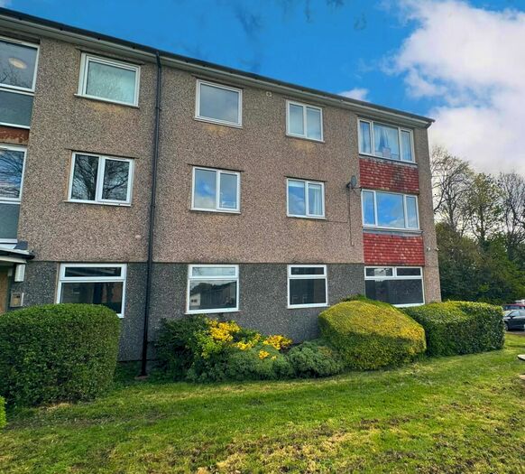 3 Bedroom Flat To Rent In Hoyle Court Avenue, Baildon, BD17
