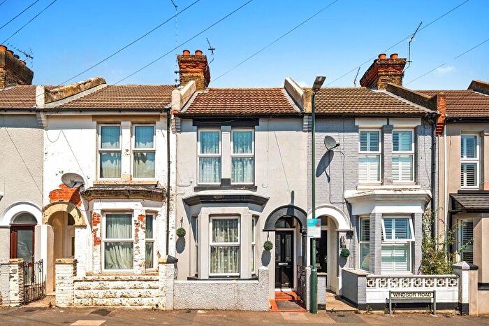 3 Bedroom Terraced House For Sale In Windsor Road, Gillingham, Kent., ME7