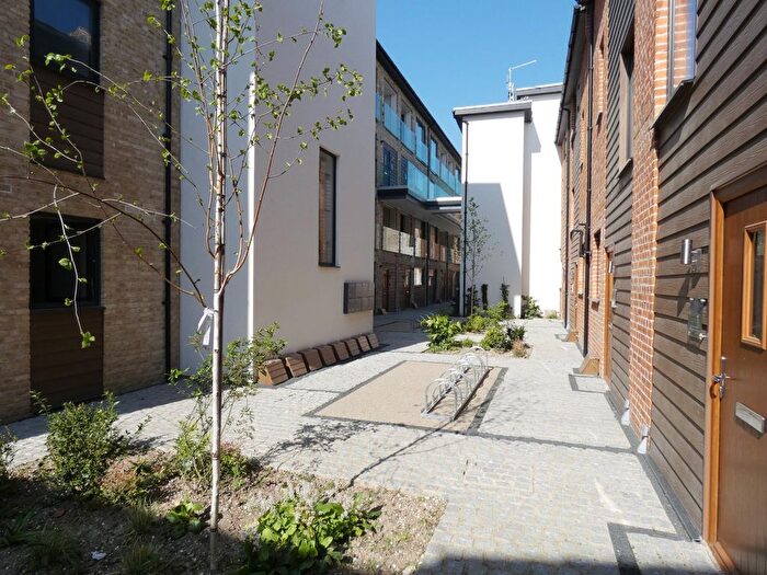 3 Bedroom Flat To Rent In Stour Street, Canterbury, Kent, CT1