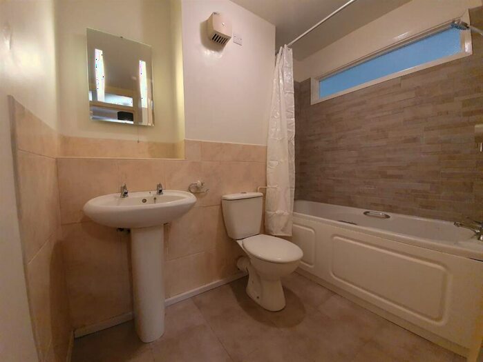 1 Bedroom Flat To Rent In Mulgrave Road, Belmont, Sutton, SM2