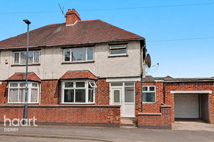 3 Bedroom Semi Detached House For Sale In Stonehill Road, Derby, DE23