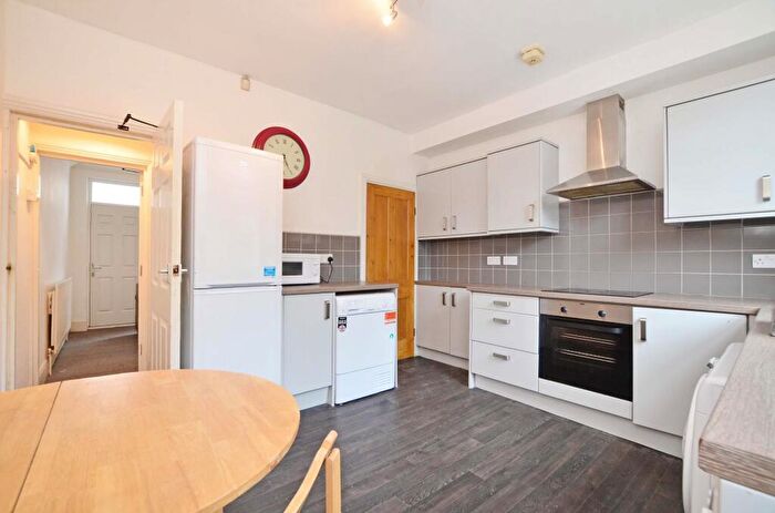 4 Bedroom House To Rent In Parkfield Place, Sheffield, S2