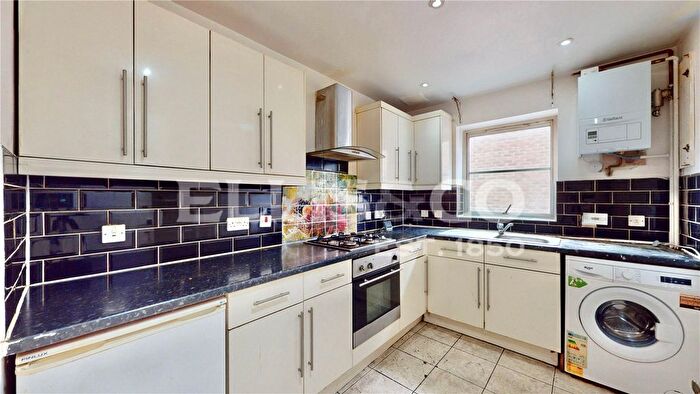 2 Bedroom Flat For Sale In Copland Road, Wembley, HA0