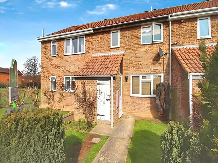 3 Bedroom Terraced House To Rent In Washburn Close, Bedford, Bedfordshire, MK41