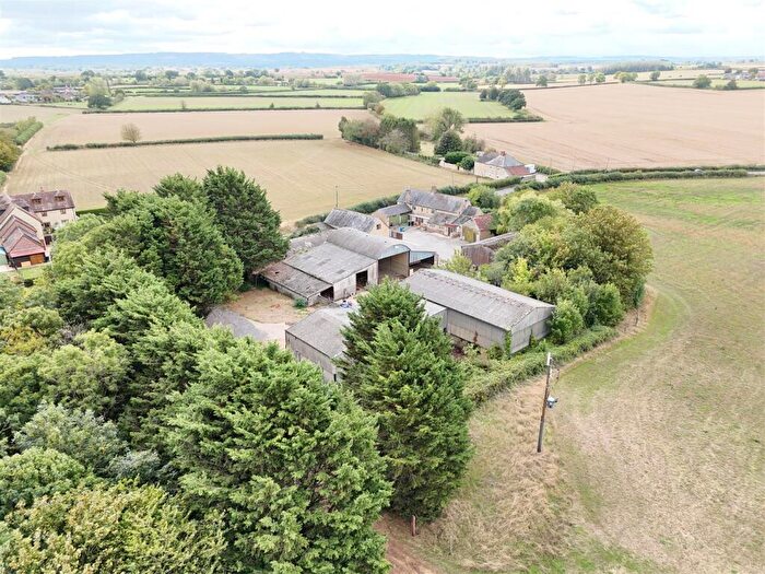 4 Bedroom Country House For Sale In Gannetts, Todber, Sturminster Newton, DT10