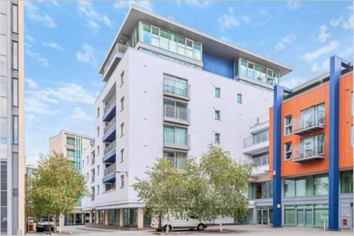 2 Bedroom Flat To Rent In Hardwicks Way, London, SW18