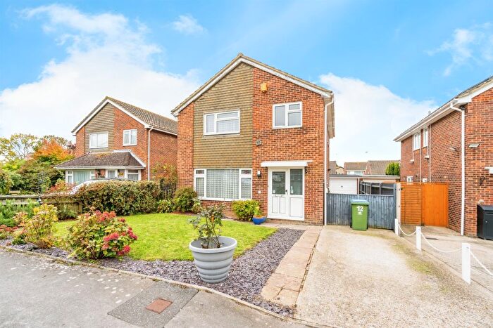 4 Bedroom Detached House For Sale In Hawks Place, Bognor Regis, PO22