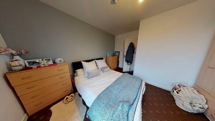 2 Bedroom Flat To Rent In St Michaels Road, Headingley, Leeds, LS6