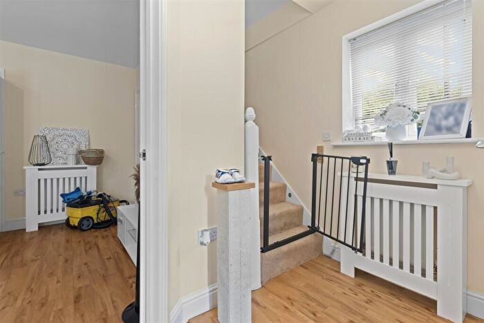 3 Bedroom End Of Terrace House For Sale In Akehurst Close, Hellingly, Hailsham, BN27