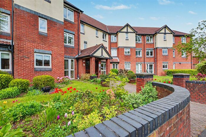 1 Bedroom Flat For Sale In Valley Court, Ribblesdale Road, Nottingham, NG5