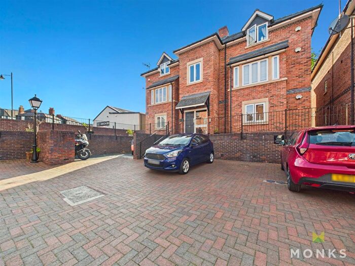 2 Bedroom Flat For Sale In Chester Street, Shrewsbury, SY1
