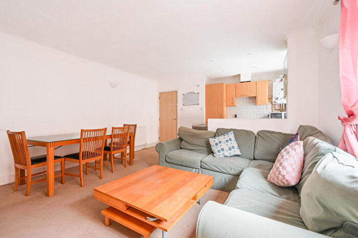 1 Bedroom Flat To Rent In Maples Place, Whitechapel, London, E1