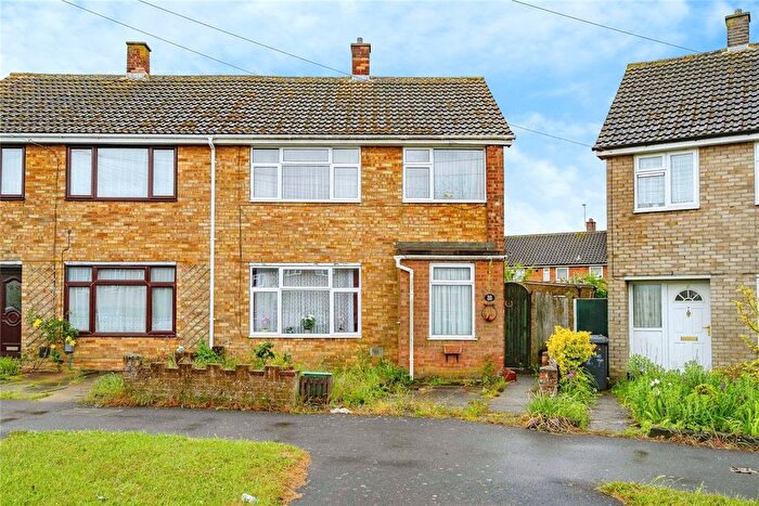 3 Bedroom Semi Detached House For Sale In Marlin Road, Luton, Bedfordshire, LU4