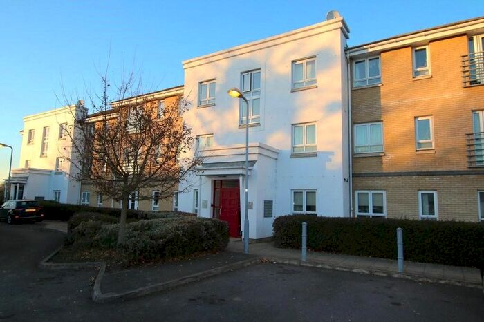 2 Bedroom Flat To Rent In Sovereign Heights, Langley, Slough, SL3