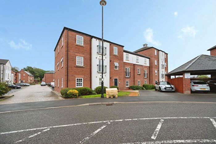 2 Bedroom Flat For Sale In Horseshoe Crescent, Birmingham, B43