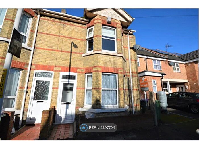 3 Bedroom End Of Terrace House To Rent In Grove Road, Folkestone, CT20