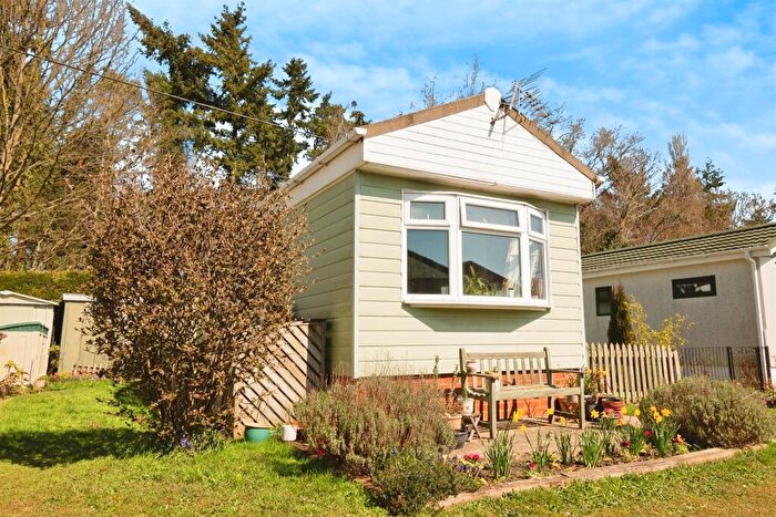1 Bedroom Park Home For Sale In Hillview Park Home Estate, Oare, Marlborough, SN8