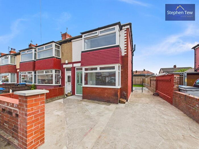 2 Bedroom End Of Terrace House For Sale In Ivy Avenue, Blackpool, FY4