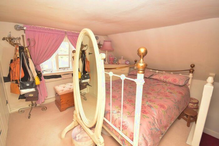 1 Bedroom Detached House For Sale In Bentfield End Causeway, Stansted Mountfitchet, CM24