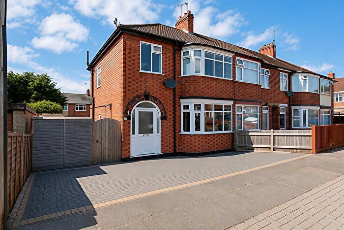 3 Bedroom End Of Terrace House For Sale In Hereford Road, Leicester, LE2