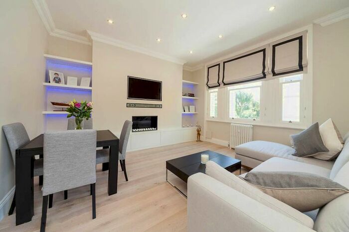 2 Bedroom Flat To Rent In Elm Park Gardens, South Kensington, London, SW10