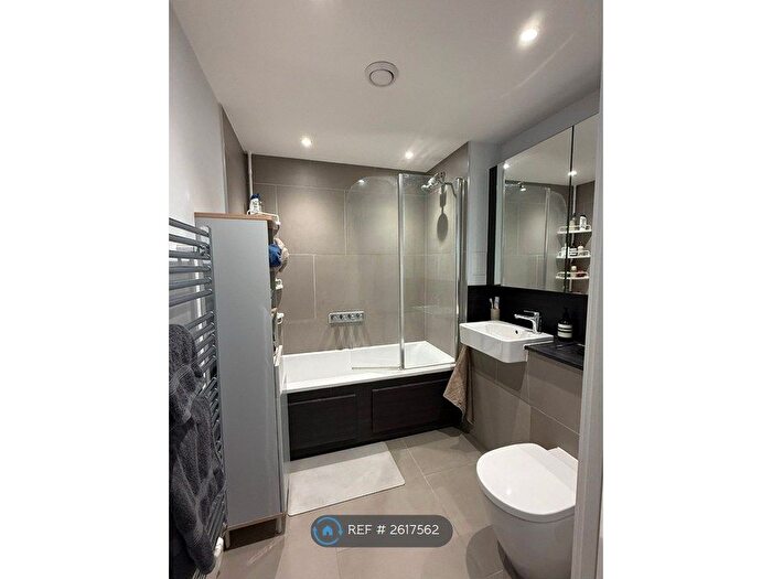 1 Bedroom Flat To Rent In Blackfriars Road, London, SE1