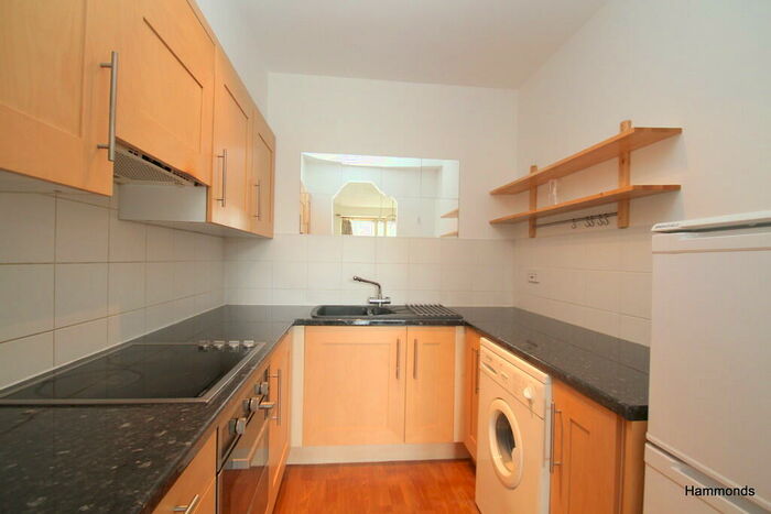 2 Bedroom Apartment To Rent In Tamarind Yard, London, E1W