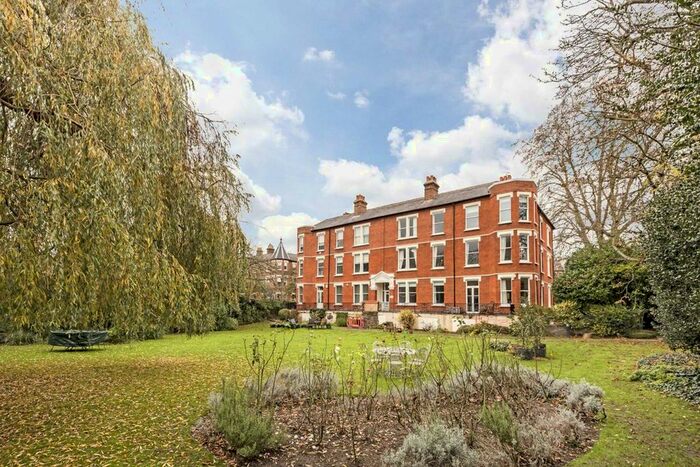 4 Bedroom Flat To Rent In Clevedon Road, Twickenham, TW1