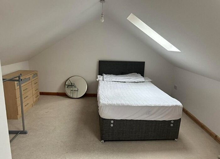 3 Bedroom End Of Terrace House To Rent In Mill Cross, CH3