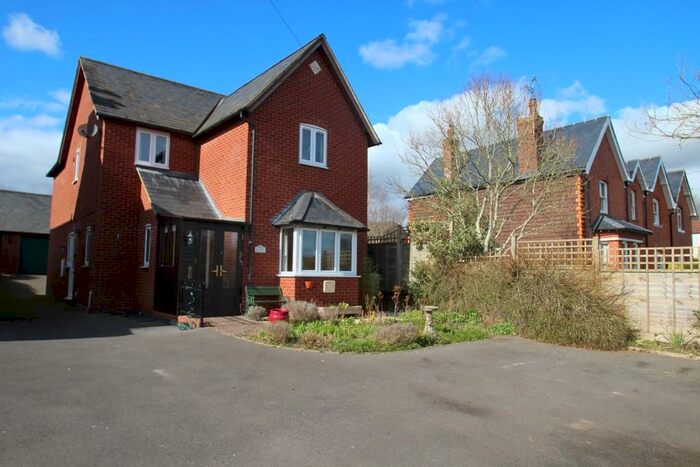 4 Bedroom Detached House For Sale In Church Street, Great Bedwyn, Wiltshire, ., SN8