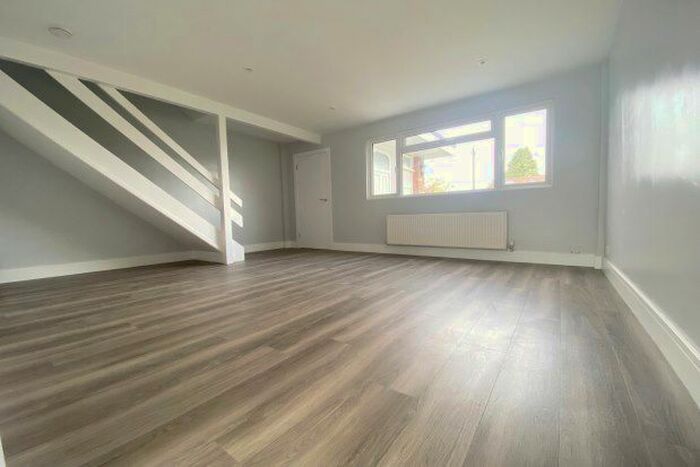 3 Bedroom Property To Rent In Jail Lane, Westerham, TN16