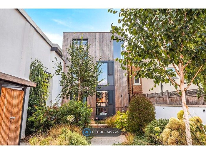 2 Bedroom Flat To Rent In London, London, W4