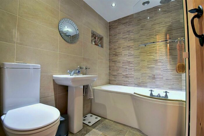 2 Bedroom Cottage For Sale In Nickleton Brow, Heath Charnock, Lancashire, PR6