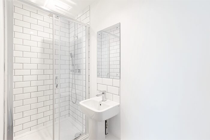 1 Bedroom Flat To Rent In Leeds Road, Castleford, WF10